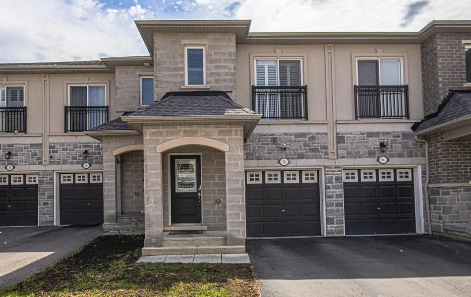 32 Kantium WAY, Whitby, ON L1N 0L4