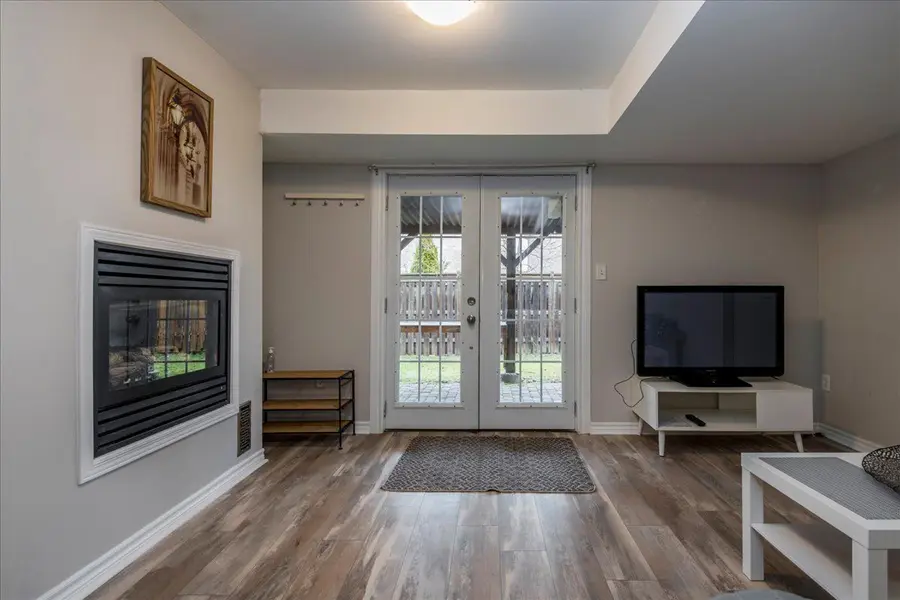 100 Jessica Lower LVL DR, Barrie, ON L4N 5Z5