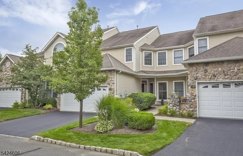 20 Pine Valley Rd, Livingston Twp., NJ 07039