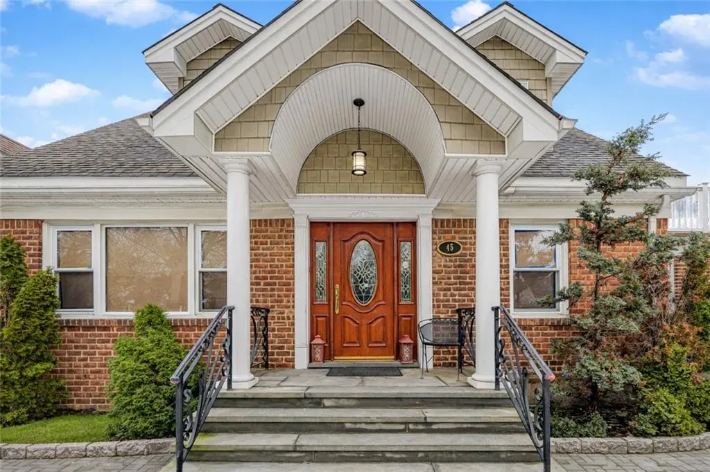 45 College AVE, Staten  Island, NY 10314