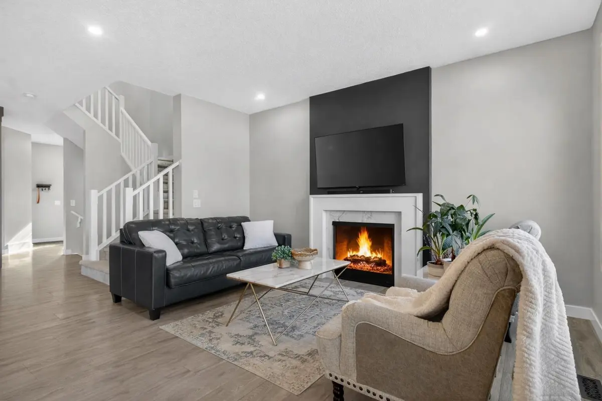 96 Emberside GLN, Cochrane, AB T4C2L7