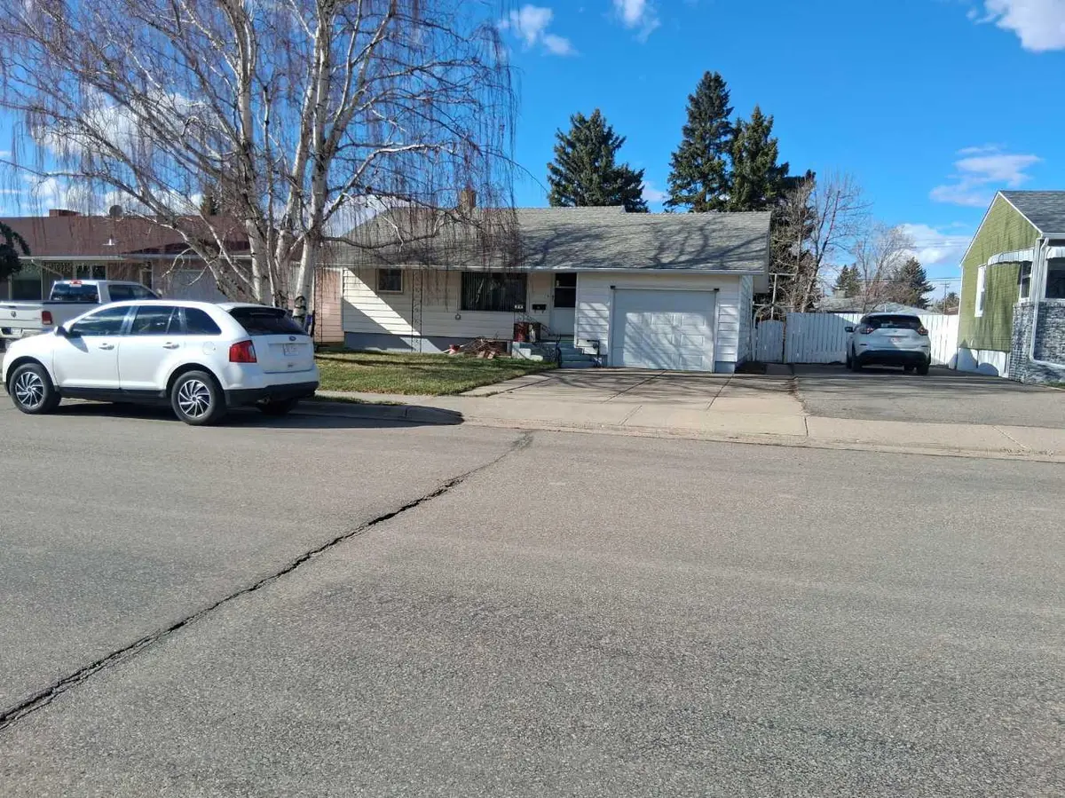 422 50TH AVE EAST AVE E, Claresholm, AB T0L0T0