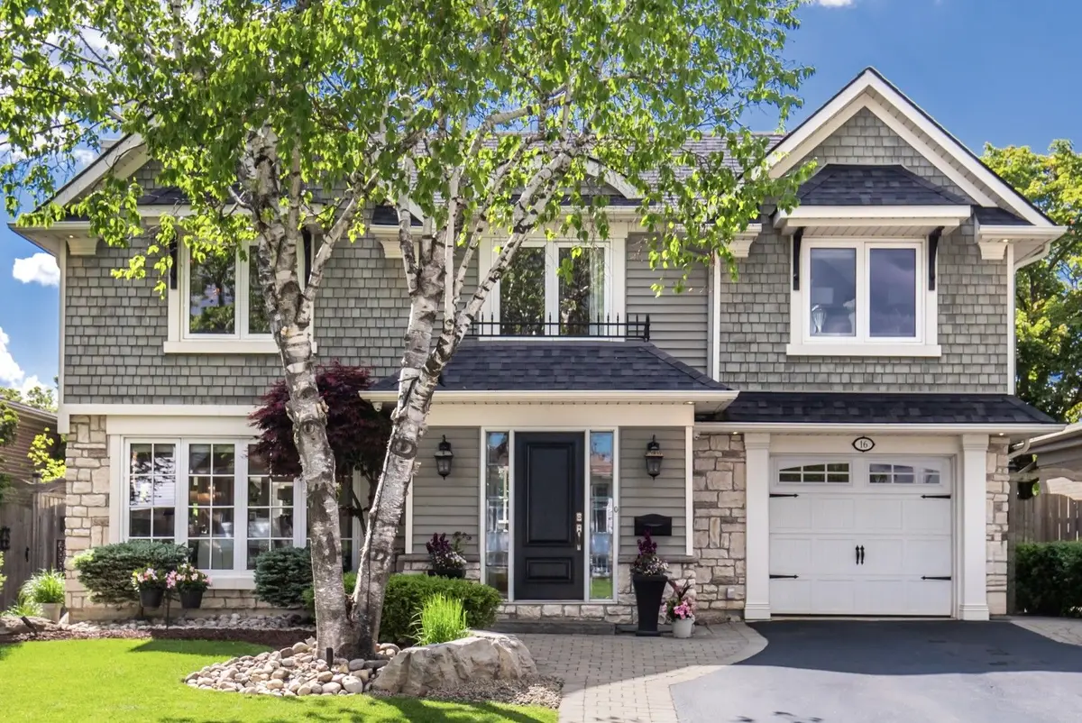 16 Ferndale CRES, Brampton, ON L6W 1E9