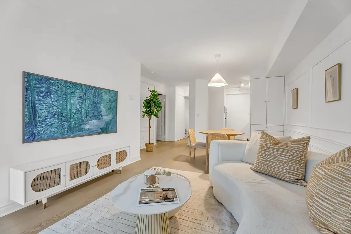 1 Ripley AVE #302, Toronto W01, ON M6S 4Z6