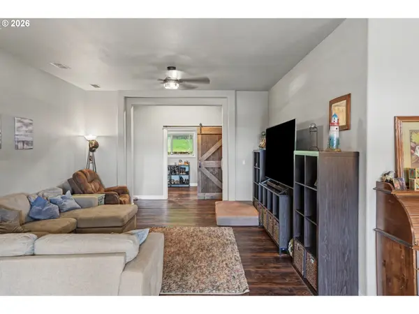 16310 OAKDALE RD, Dallas, OR 97338