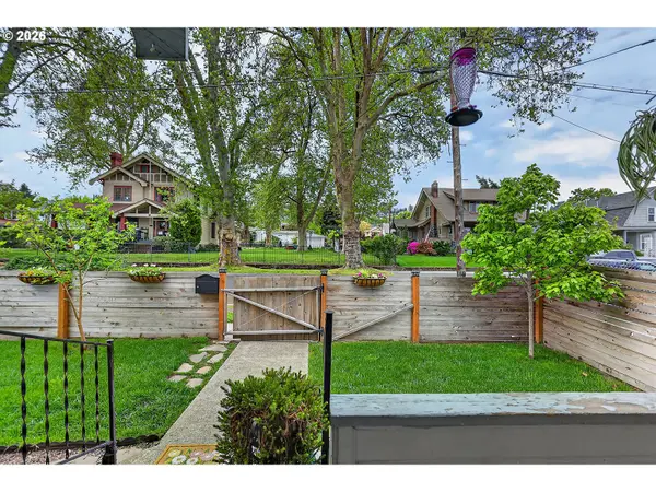 411 E 8TH ST, The Dalles, OR 97058