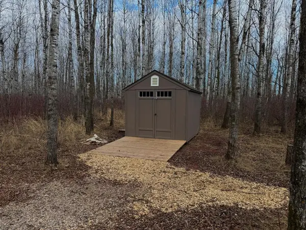 40125 48 RD North RD, St Genevieve, MB R5J 0A2