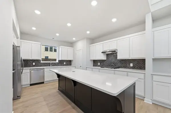 3920 Bison Lane, Heartland, TX 75126