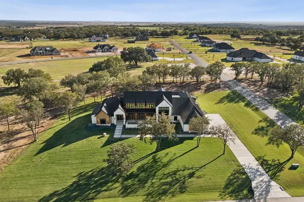 200 Dan Russell Bend, Weatherford, TX 76087