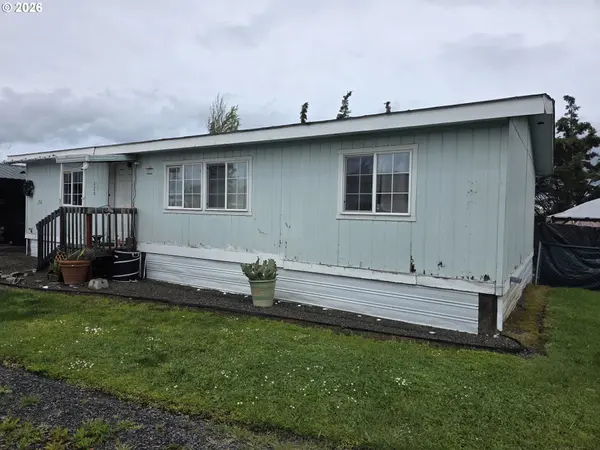 120 BERRY LOOP LN, Roseburg, OR 97471