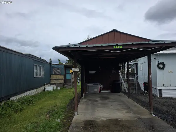 120 BERRY LOOP LN, Roseburg, OR 97471