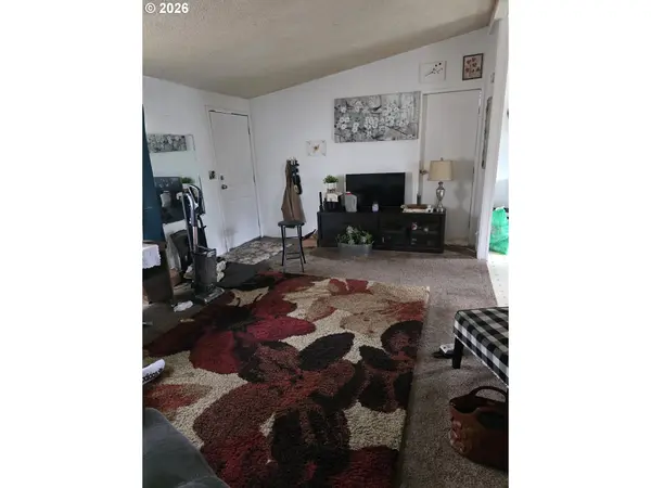 120 BERRY LOOP LN, Roseburg, OR 97471