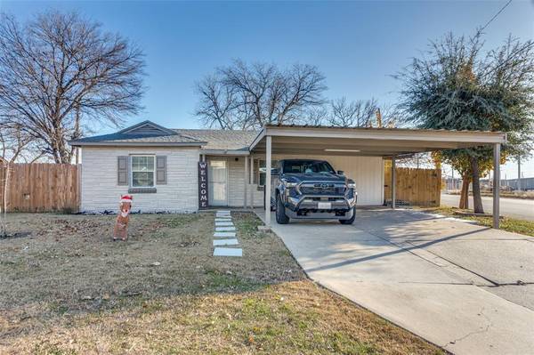 9225 N Dodson Drive,  White Settlement,  TX 76108