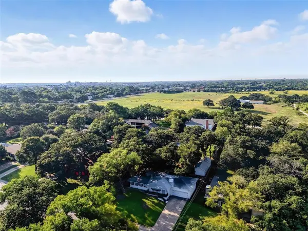 1310 W Cedar Street, Arlington, TX 76012