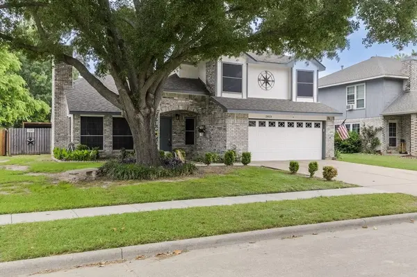 2813 White Oak Drive, Grand Prairie, TX 75052