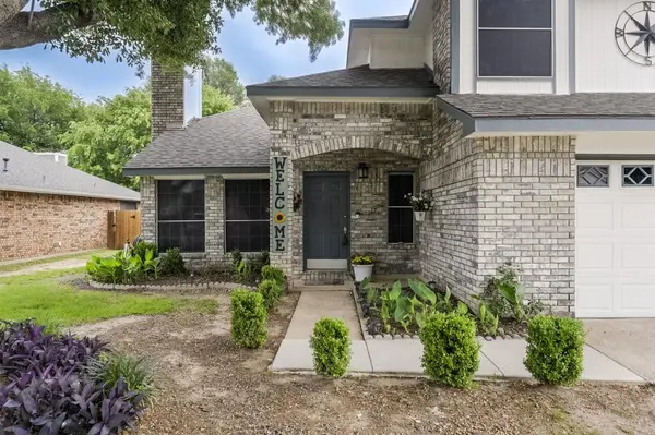 2813 White Oak Drive, Grand Prairie, TX 75052