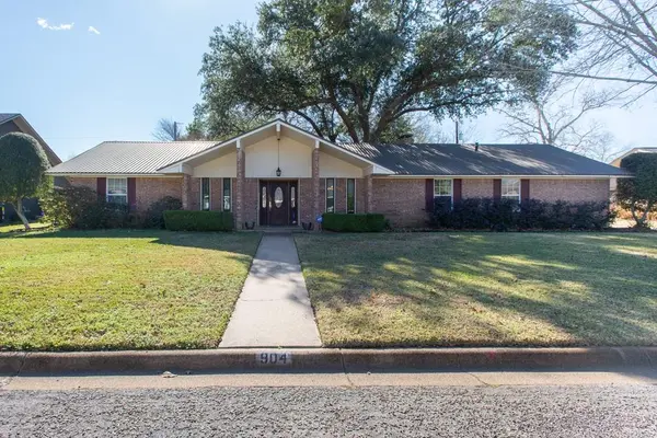 904 Clifford Street,  Athens,  TX 75751
