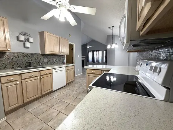 1415 Kynette Drive, Euless, TX 76040