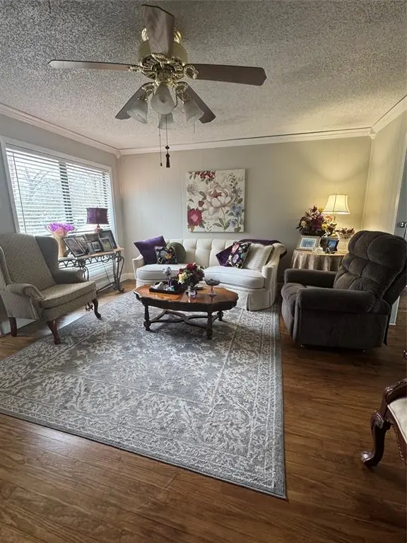 429 S Broadway Street, Bells, TX 75414