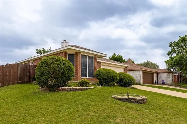 1043 Palomino Drive, Little Elm, TX 75068