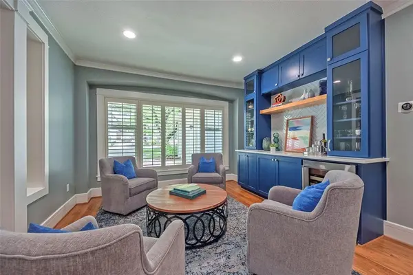 6906 La Vista Drive, Dallas, TX 75214