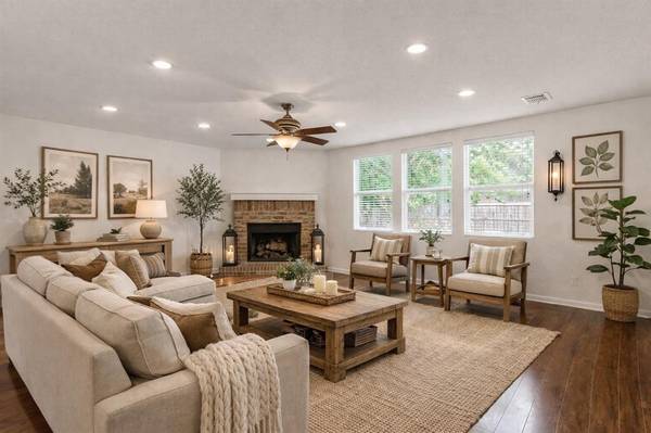 1416 Erin Drive, Burleson, TX 76028