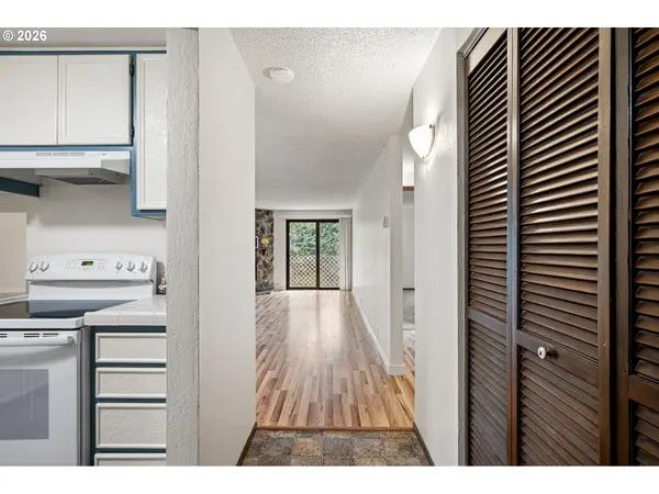 312 HUNINGTON AVE, Eugene, OR 97405