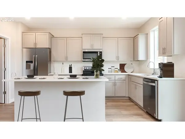 9394 SE Crystal Rose ST, Happy Valley, OR 97086