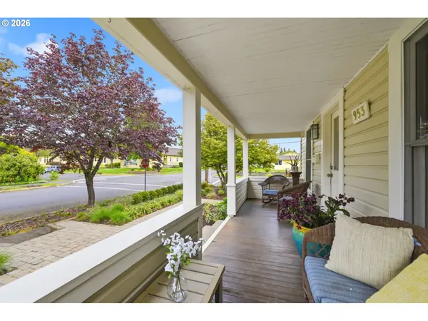 953 C ST, Springfield, OR 97477