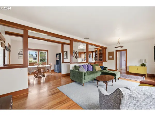 953 C ST, Springfield, OR 97477