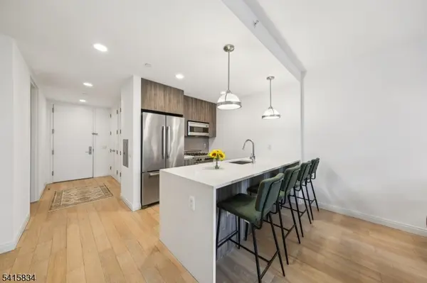 160 1St St #1111, Jersey City, NJ 07302