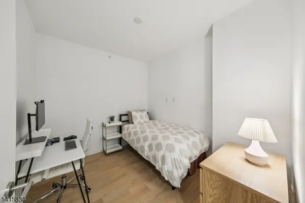 160 1St St #1111, Jersey City, NJ 07302