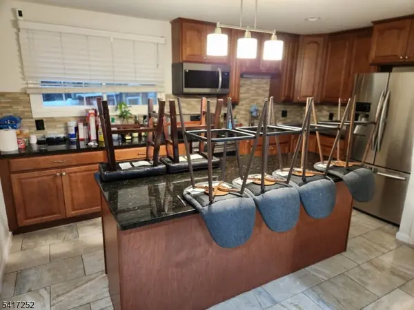 52 Vetrone Dr, Woodland Park, NJ 07424