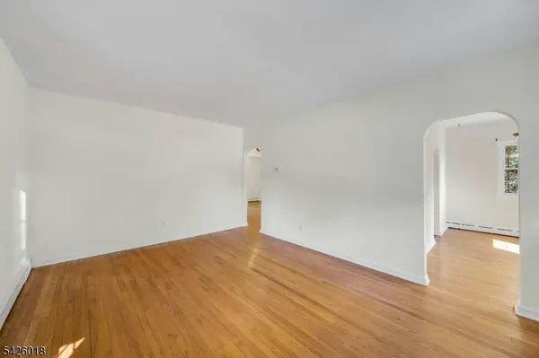 17 Andrew Ave, Oakland Boro, NJ 07436