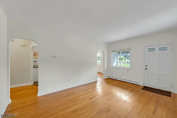 17 Andrew Ave, Oakland Boro, NJ 07436