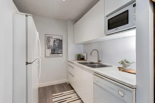 4944 Dalton DR NW #1114, Calgary, AB T3A 2E3