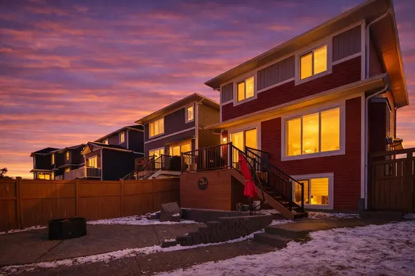 96 Emberside GLN, Cochrane, AB T4C2L7