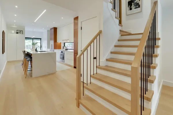 227 Howland AVE, Toronto C02, ON M5R 3B7