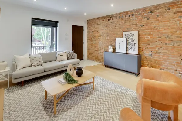 227 Howland AVE, Toronto C02, ON M5R 3B7