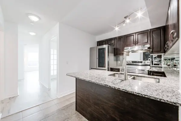 60 Fairfax CRES #421, Toronto E04, ON M1L 0E1