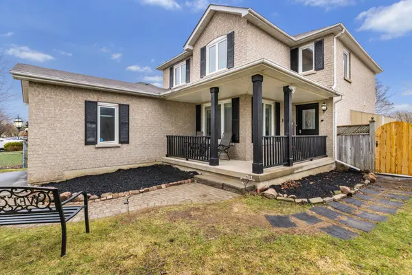 33 Auburn LN, Clarington, ON L1E 2C3