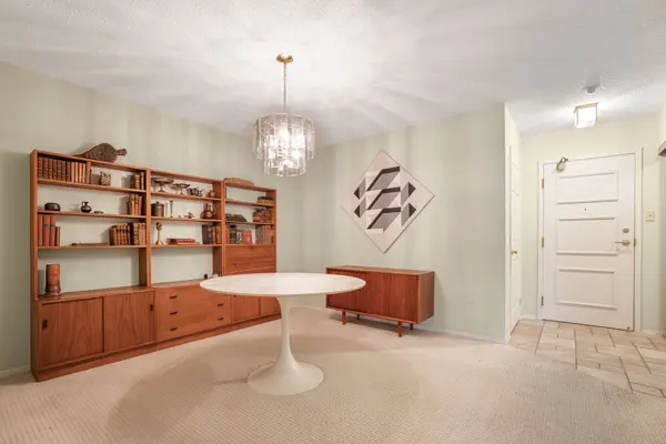 25 Austin DR #817, Markham, ON L3R 8H4