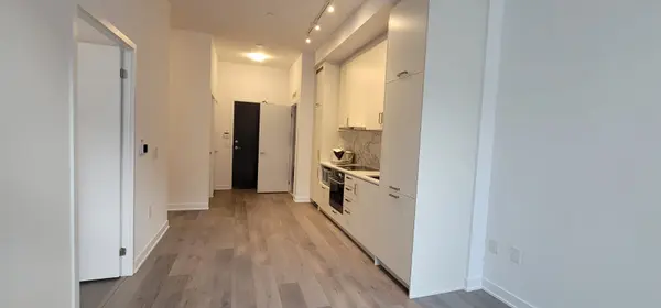 60 Honeycrisp CRES #103, Vaughan, ON L4K 0N5