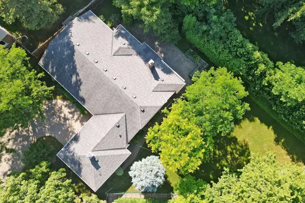 27 Hawthorne LN, Aurora, ON L4G 3K8