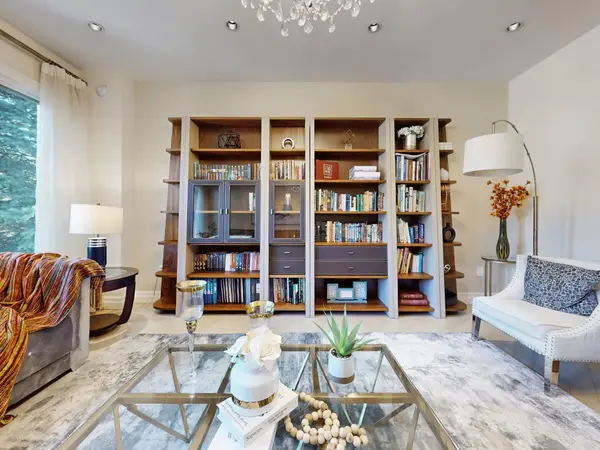 145 Renaissance CT, Vaughan, ON L4J 7W4