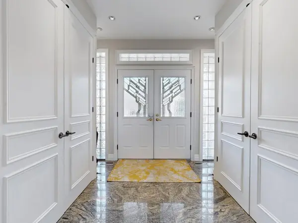 145 Renaissance CT, Vaughan, ON L4J 7W4