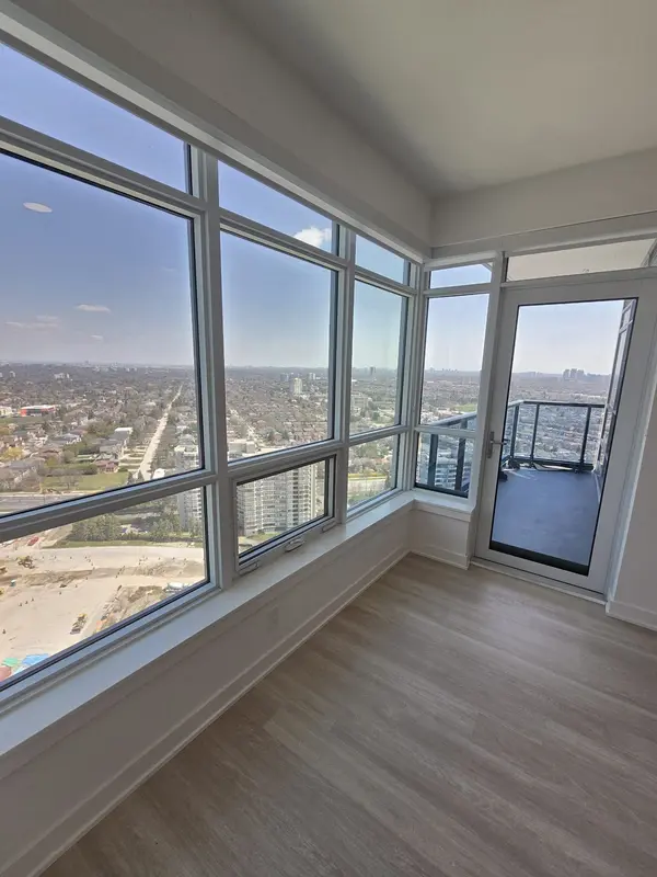 30 Upper Mall WAY #3010, Vaughan, ON L4J 0L7