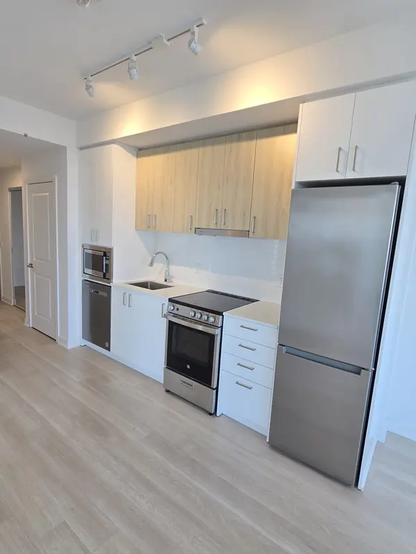 30 Upper Mall WAY #3010, Vaughan, ON L4J 0L7