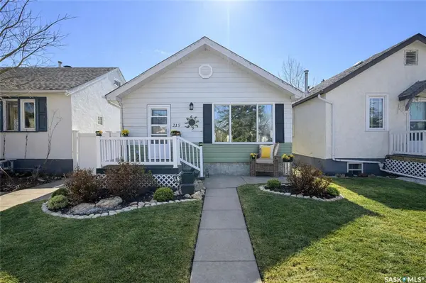 215 College AVENUE, Regina, SK S4N 0W7