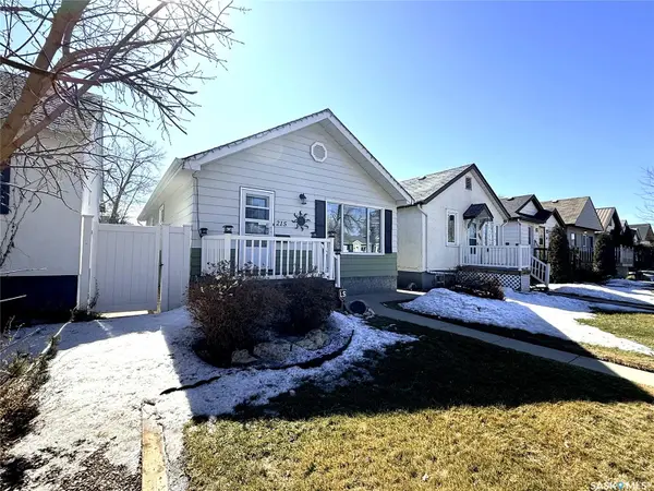 215 College AVENUE, Regina, SK S4N 0W7